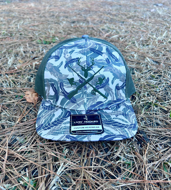 Huntin' Fishin'  Crest