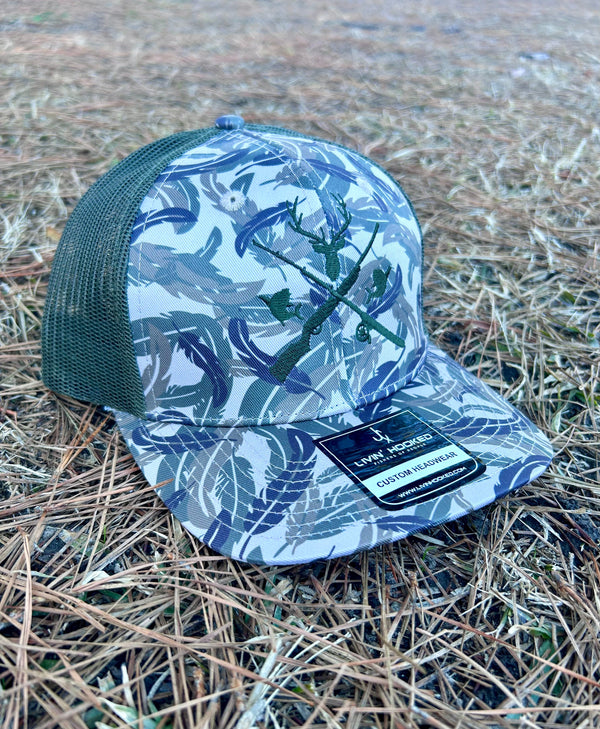 Huntin' Fishin'  Crest